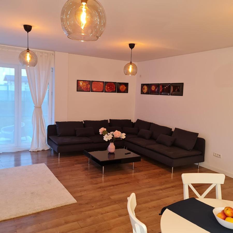 Galaxy Residence Villa Otopeni Exterior photo